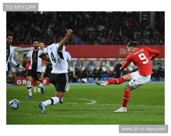 多特蒙德推进练习里萨内连续完成穿插跑动